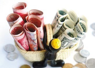 人民币兑美元汇率大幅下跌 背景、影响与展望